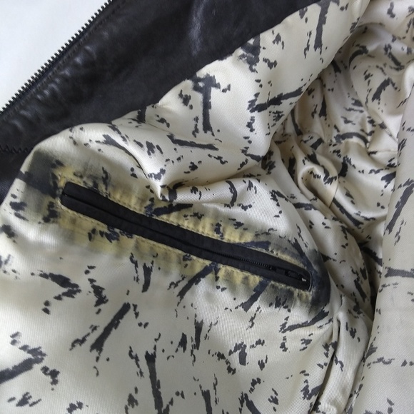 🌿VINTAGE LEATHER JACKET🌿 - Picture 6 of 8